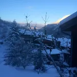 Chaleureux à Avec Vue Sur La Montagne *