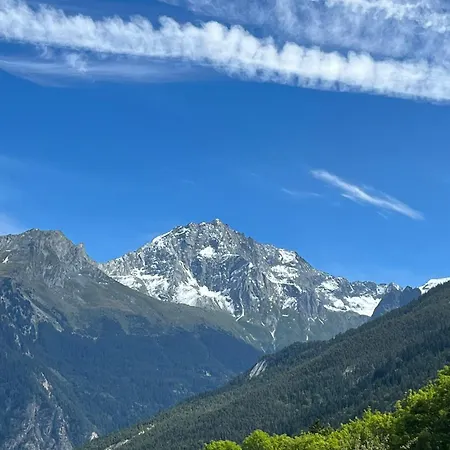 Chalet Chaleureux A Avec Vue Sur La Montagne Courchevel
