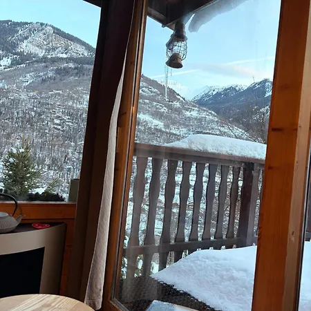 Chalet Chaleureux A Avec Vue Sur La Montagne