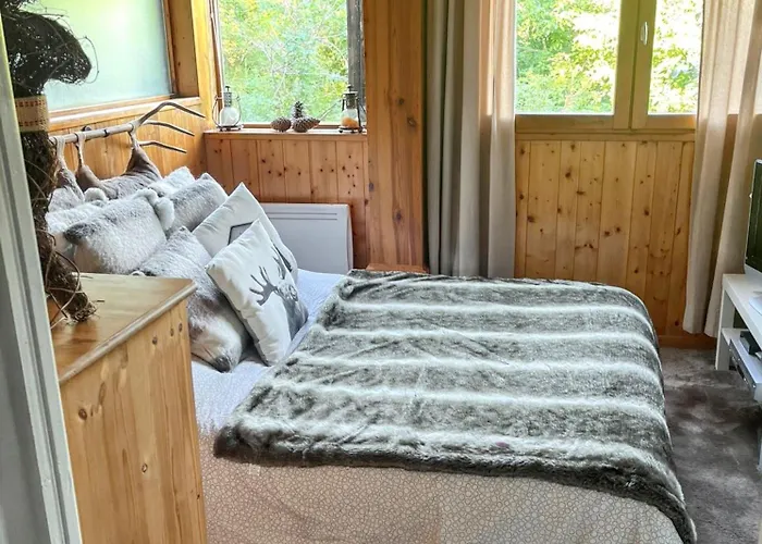 Chaleureux A Avec Vue Sur La Montagne